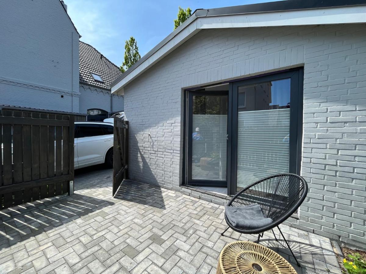 Zentrale Wohnung mit Terrasse Husum  Exterior foto