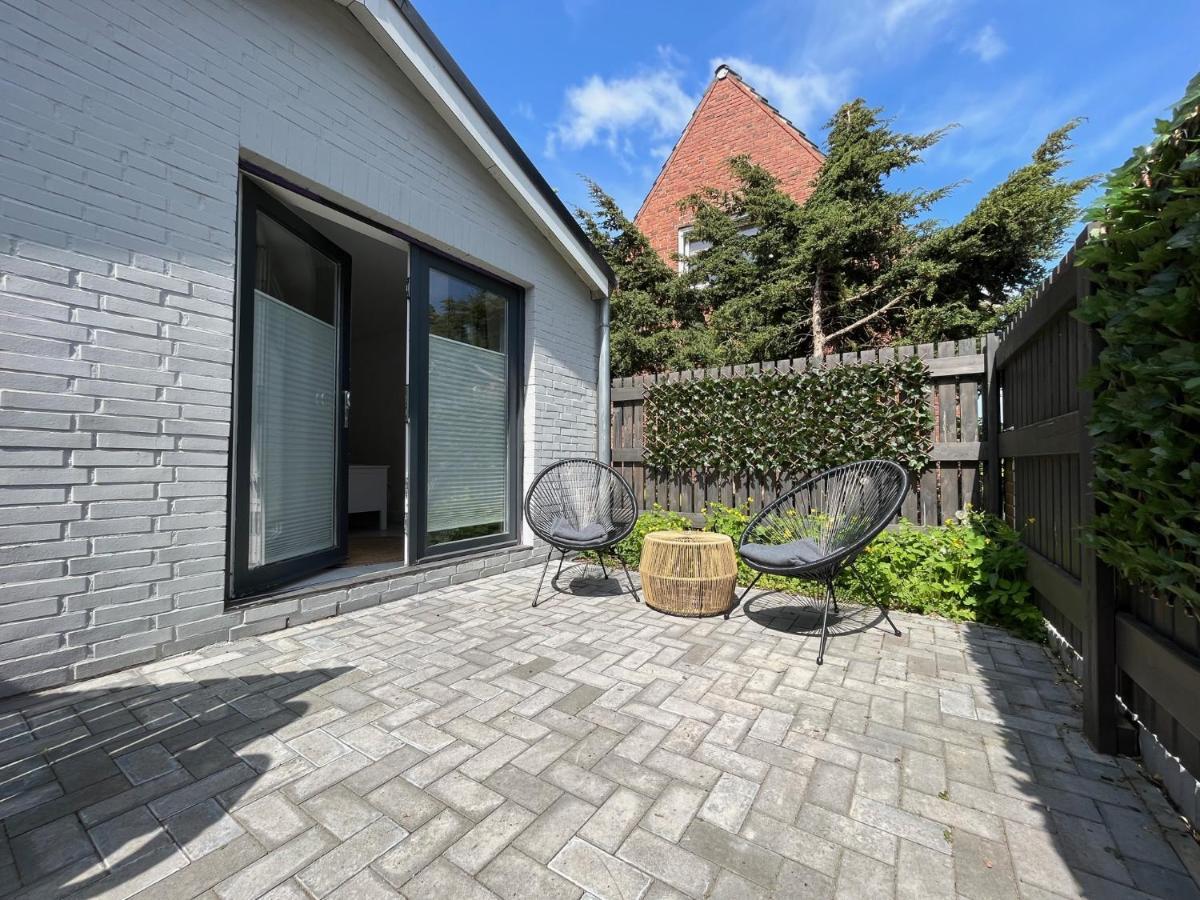 Zentrale Wohnung mit Terrasse Husum  Exterior foto